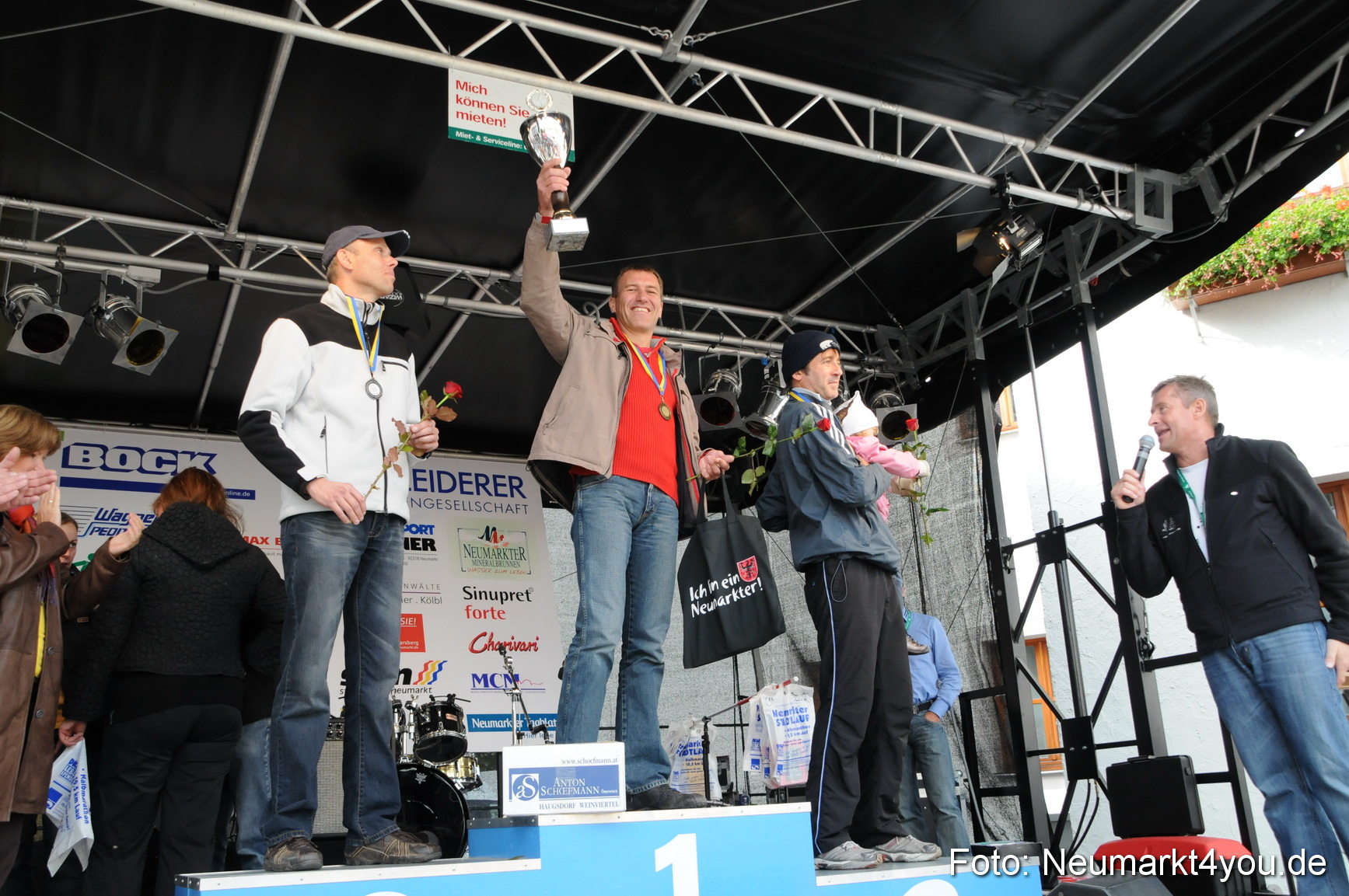 0031 Siegerehrung Stadtlauf Neumarkt 2008